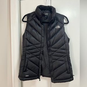 NORTH FACE Women’s 550 Puffer Vest